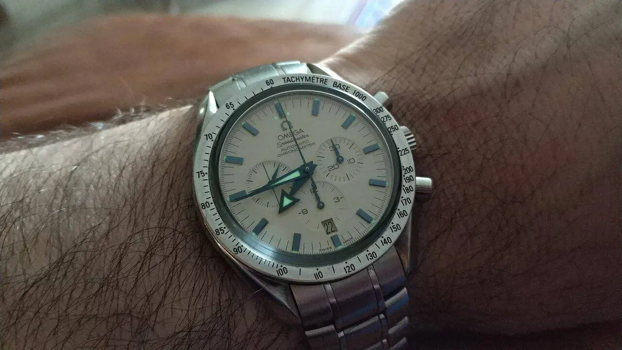 OMEGA speedmaster blue arrows II.webp