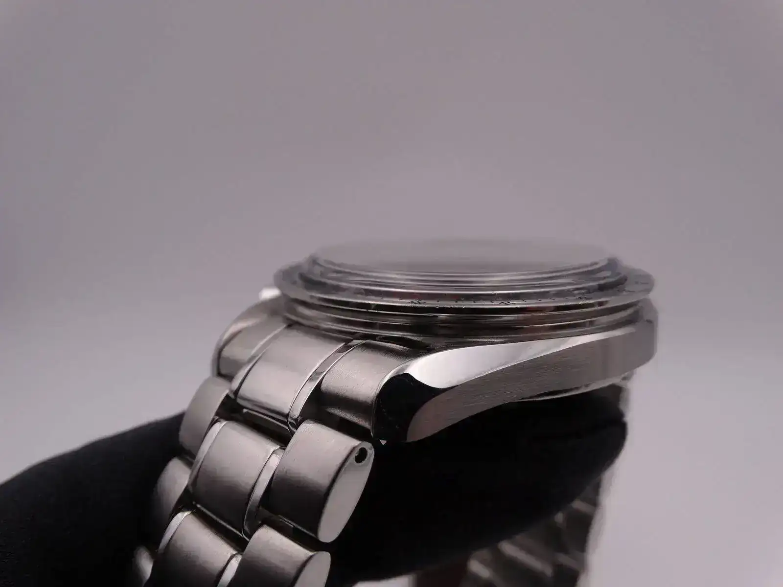 Omega Speedmaster Broad Arrow 7297.JPG