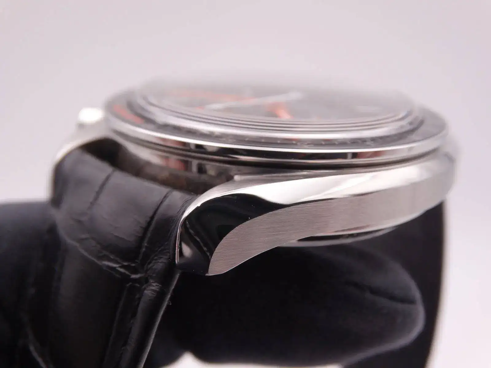 Omega Speedmaster Coaxial Master Chronometer 03266.JPG