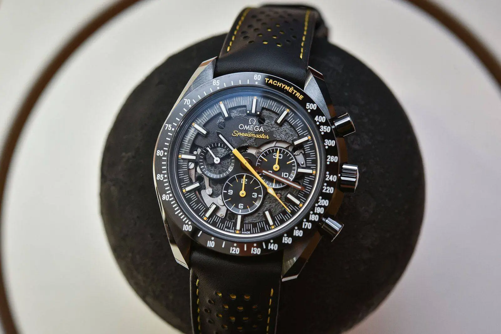 Omega-Speedmaster-Dark-Side-Of-The-Moon-Apollo-8-311.92.44.30.01.001-3.webp