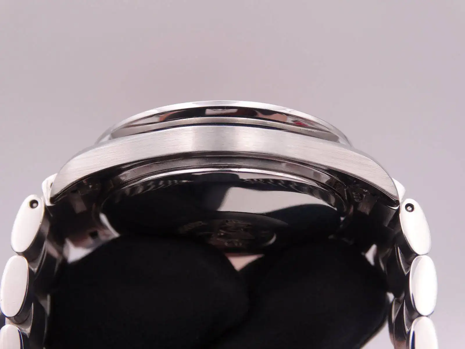 Omega Speedmaster Date Automatic 03318.webp