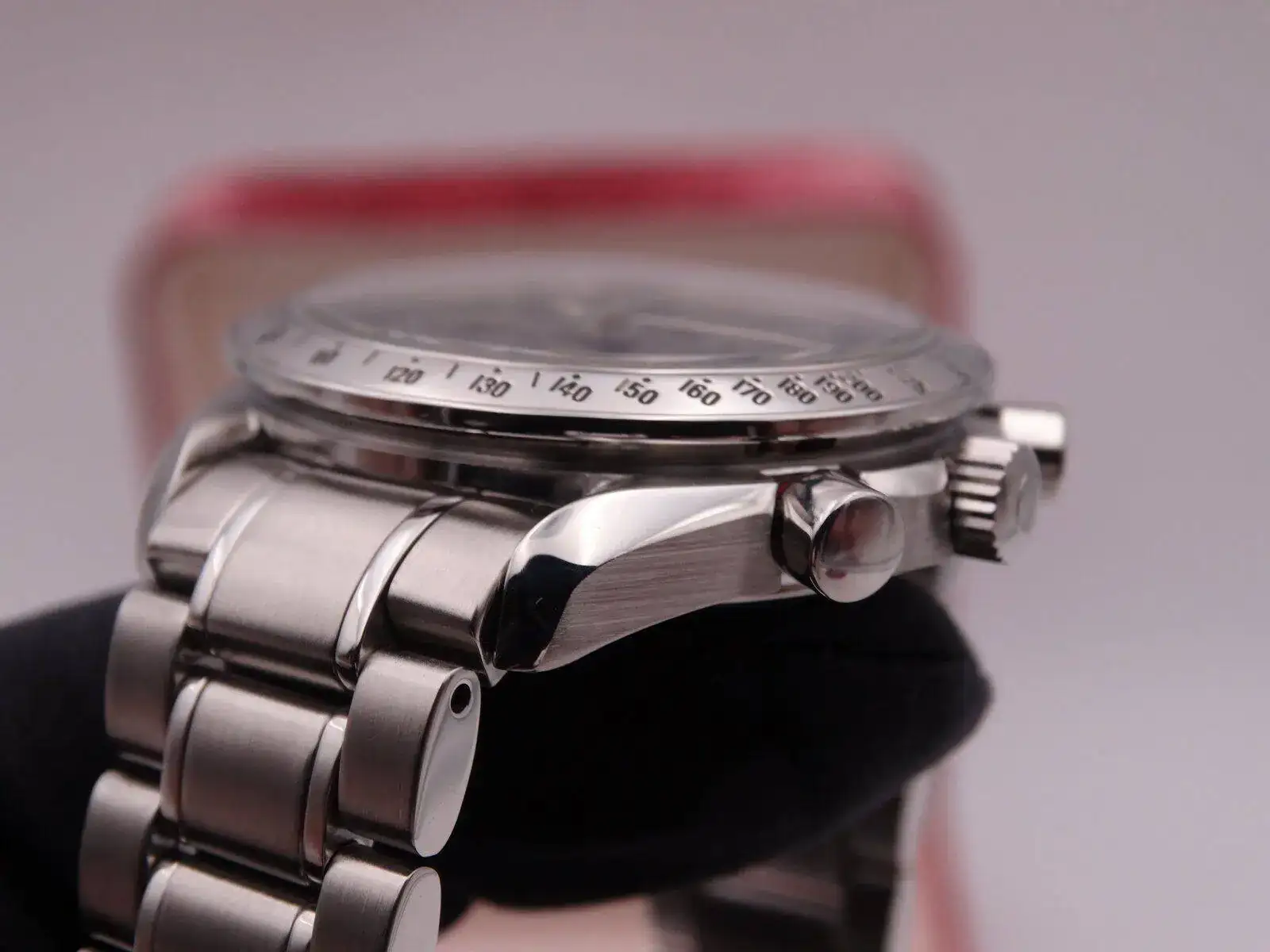 Omega Speedmaster Date Automatic 03325.webp