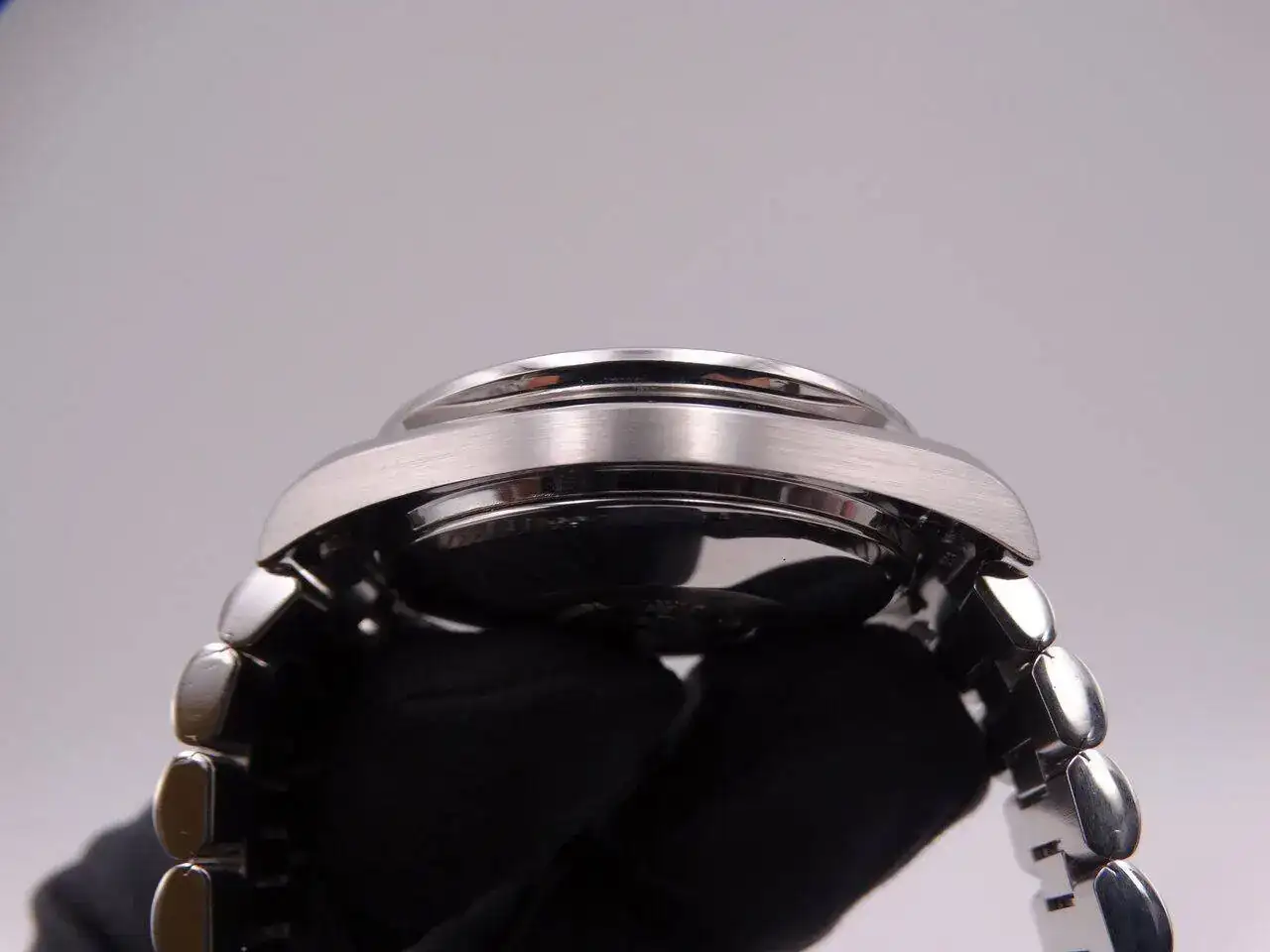 Omega Speedmaster Date Automatic 04654.webp