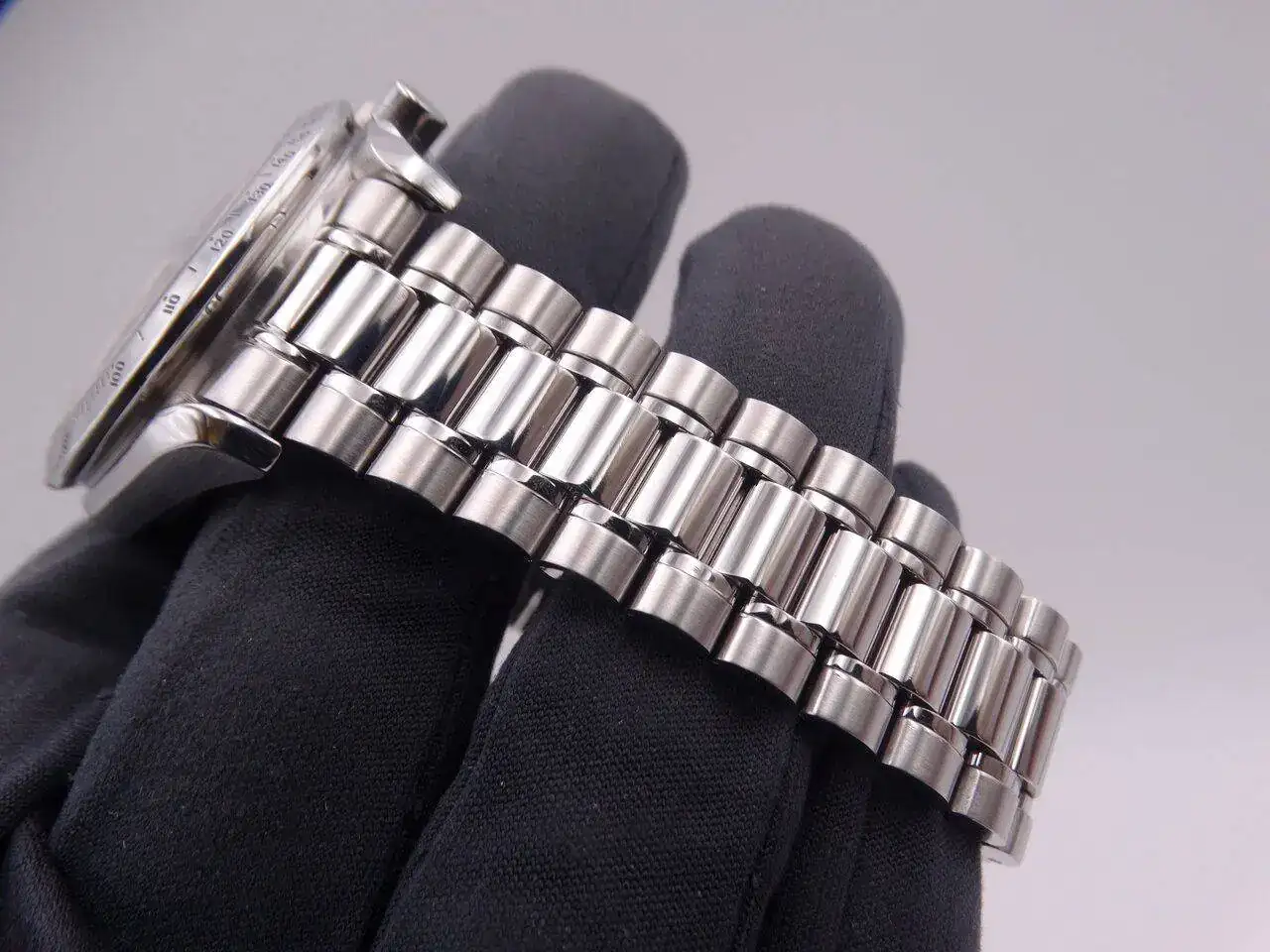 Omega Speedmaster Date Automatic 04655.webp