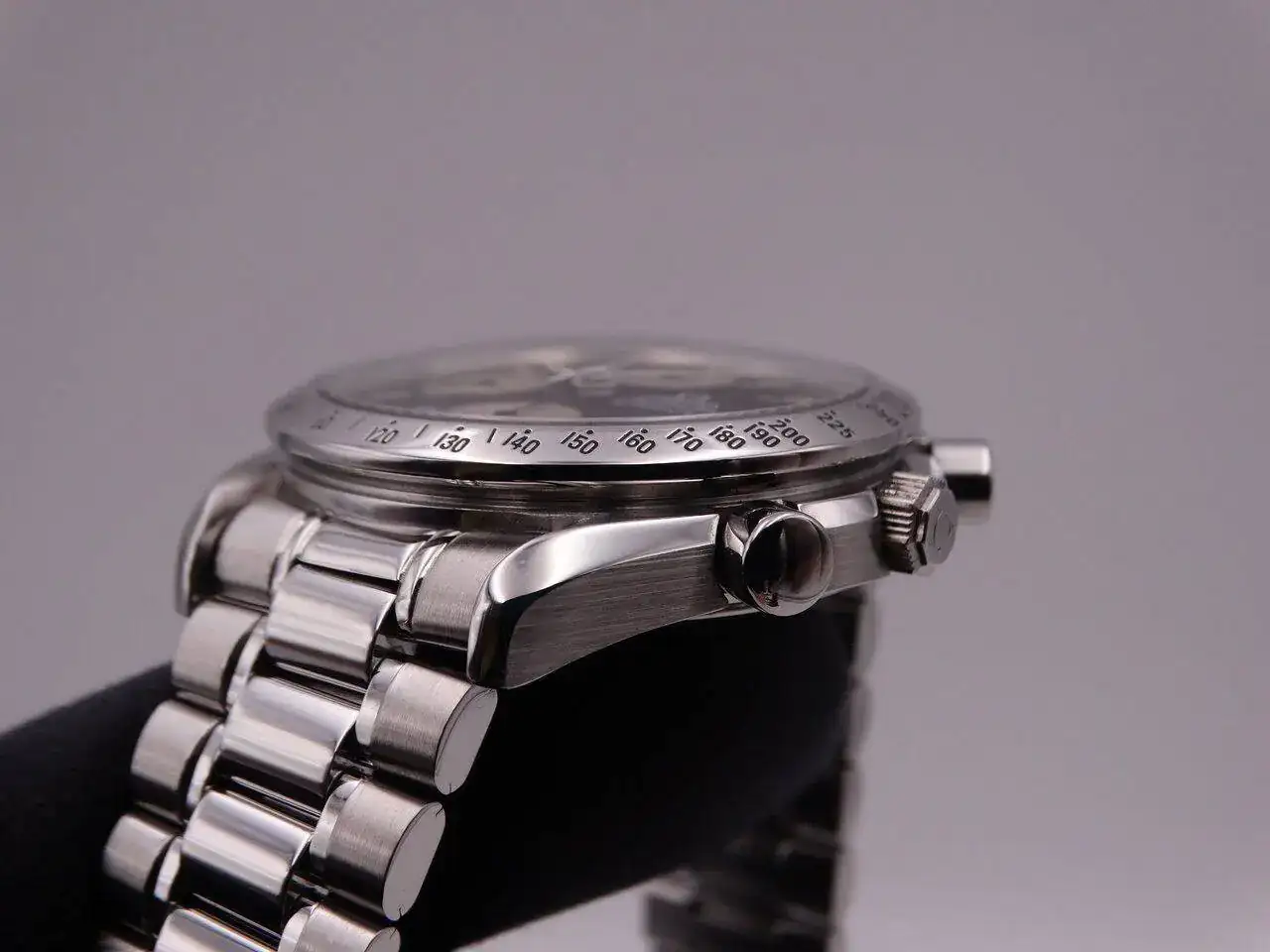 Omega Speedmaster Date Automatic 04661.webp