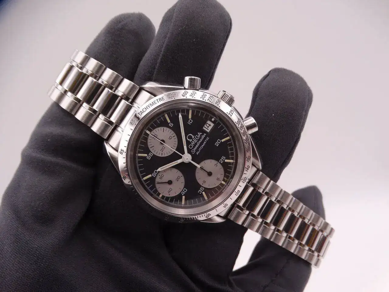 Omega Speedmaster Date Automatic 04665.webp