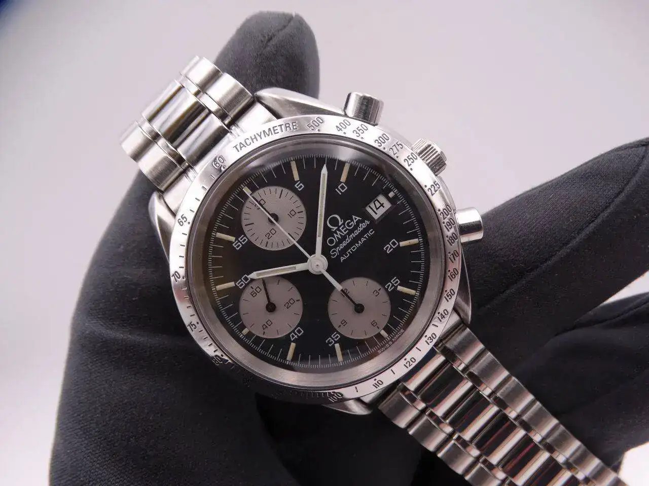 Omega Speedmaster Date Automatic 04669.webp