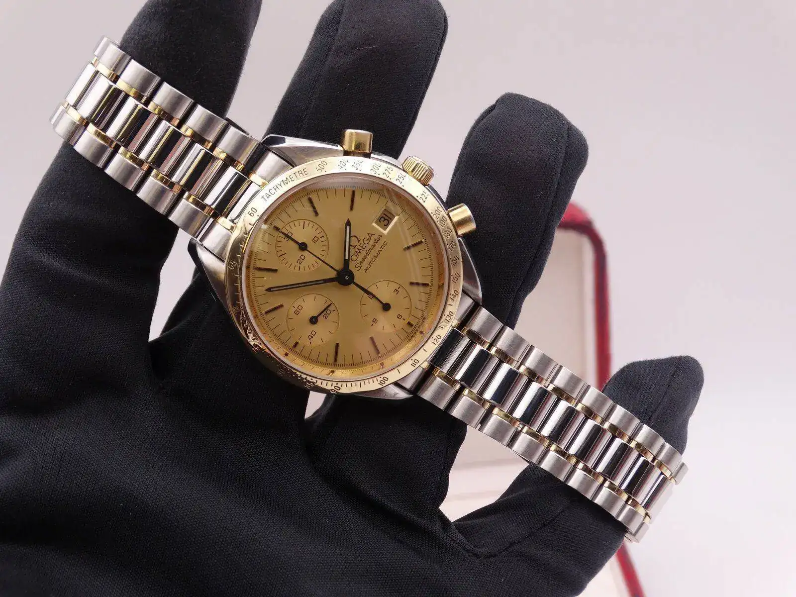 Omega Speedmaster Date Automatic Steel Gold 04071.webp