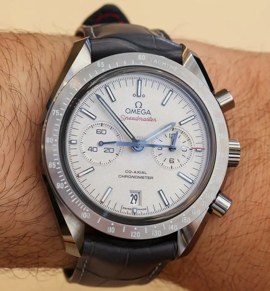 Omega-Speedmaster-Lunar-Dust-Ceramic-watch-15.webp