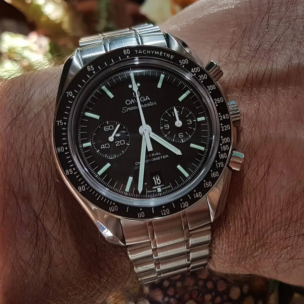 Omega Speedmaster Moonwatch Co-Axial Chronograph 44.25 mm Cal. 9300 (03).webp