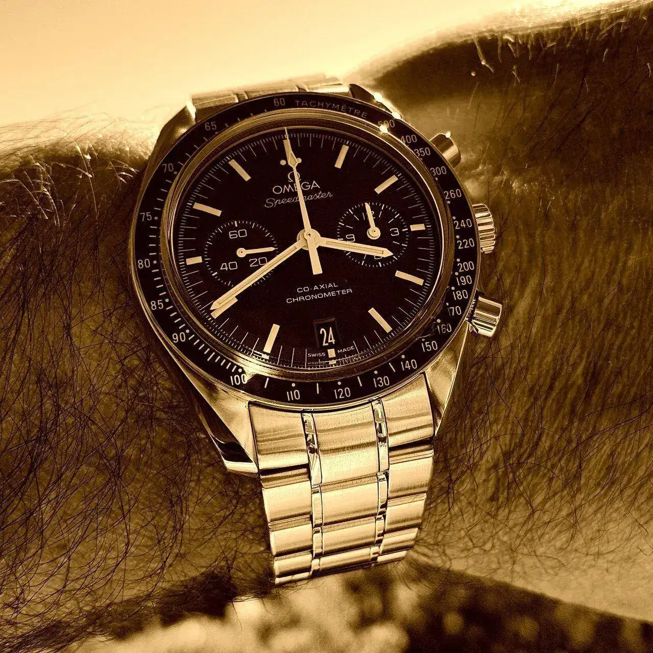 Omega-Speedmaster-Moonwatch-Co-Axial-Chronograph-44.25-mm-Cal.-9300-1-ConvertImage.webp