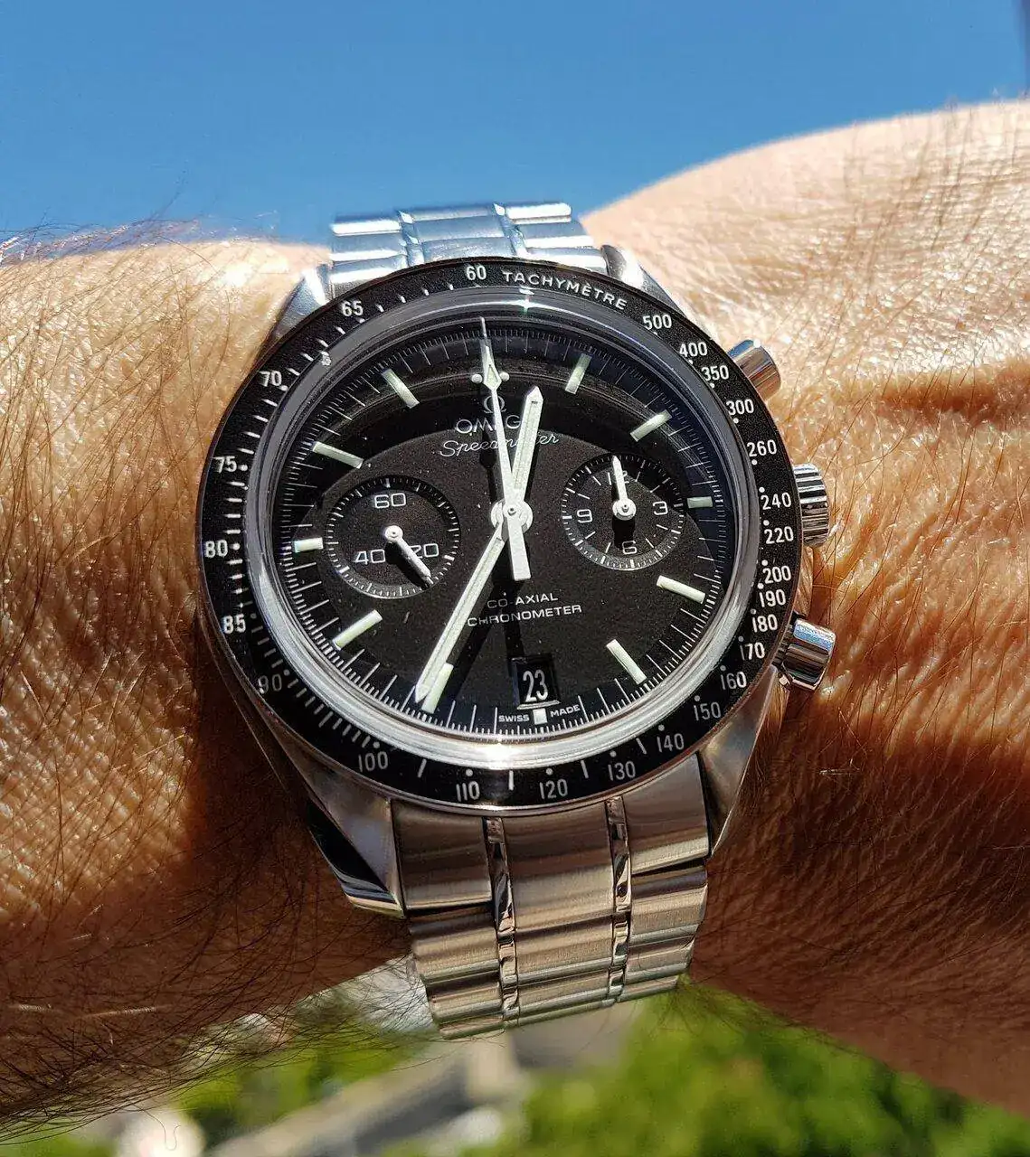 Omega Speedmaster Moonwatch Co-Axial Chronograph 44.25 mm Cal. 9300 (1).webp