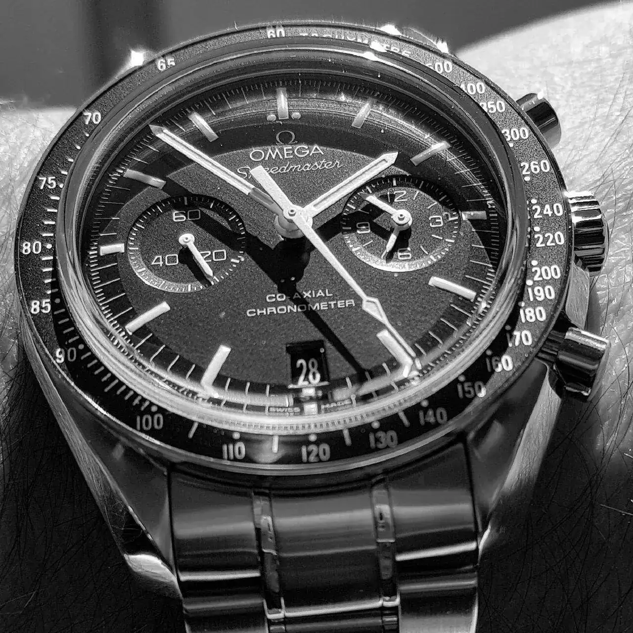 Omega-Speedmaster-Moonwatch-Co-Axial-Chronograph-44.25-mm-Cal.-9300-2-ConvertImage.webp
