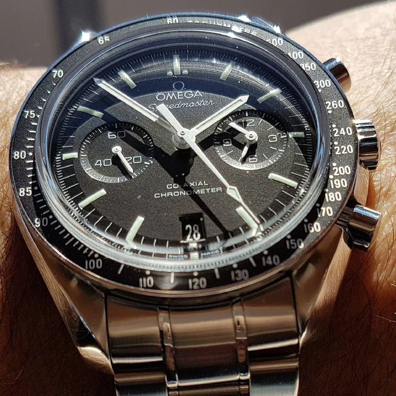 Omega Speedmaster Moonwatch Co-Axial Chronograph 44.25 mm Cal. 9300 (2).webp