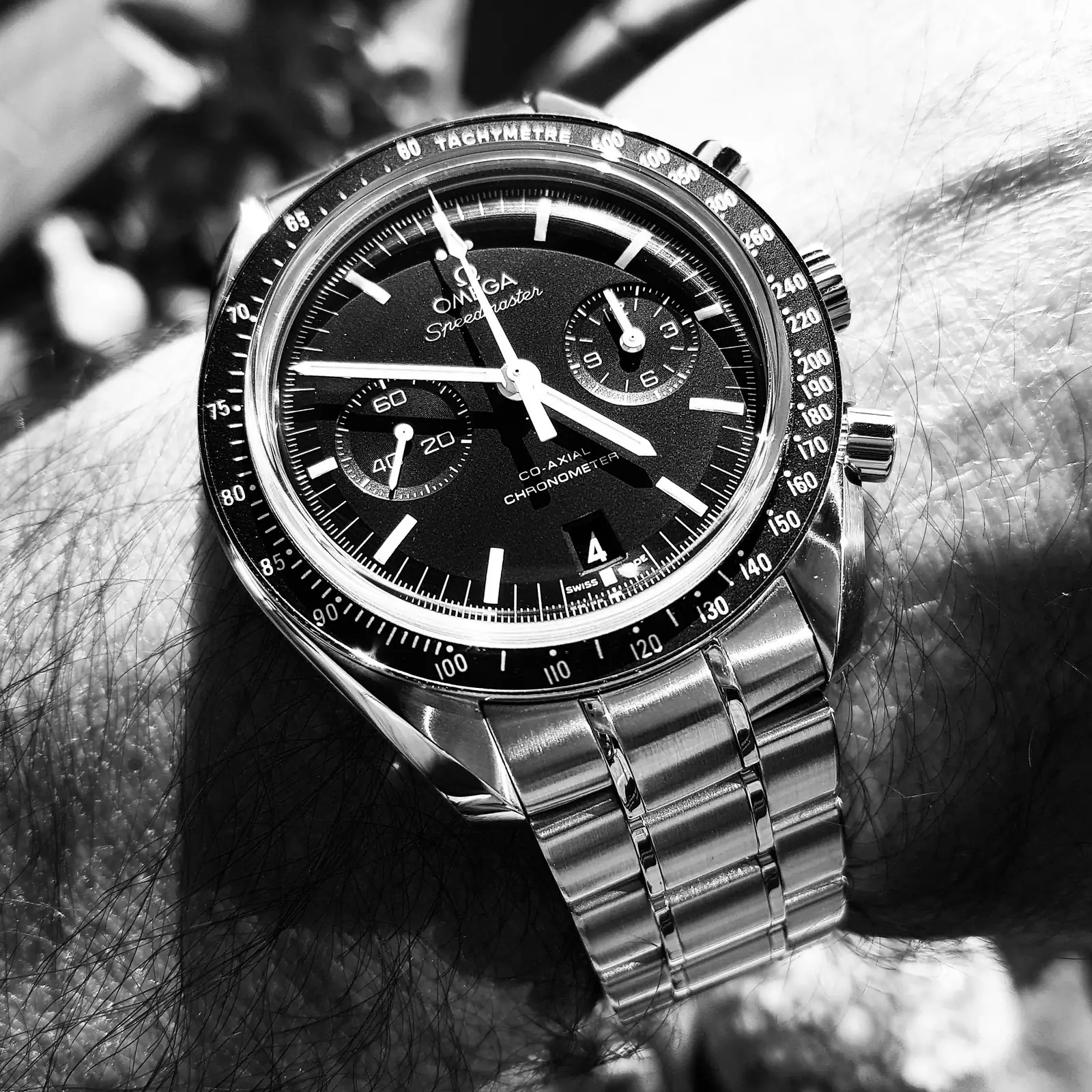 Omega Speedmaster Moonwatch Co-Axial Chronograph 44.25 mm Cal. 9300 (2).webp