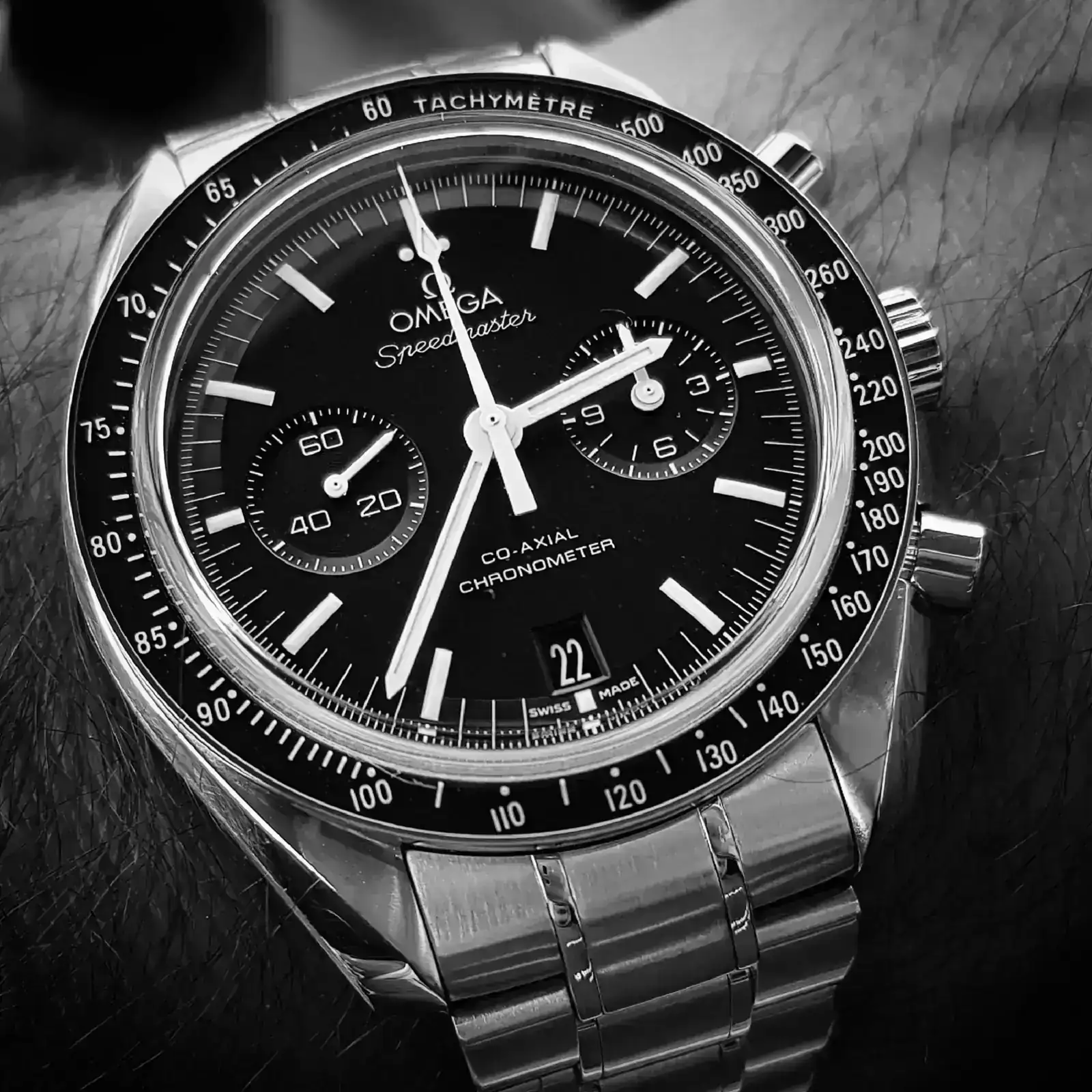 Omega Speedmaster Moonwatch Co-Axial Chronograph 44.25 mm Cal. 9300 (2).webp