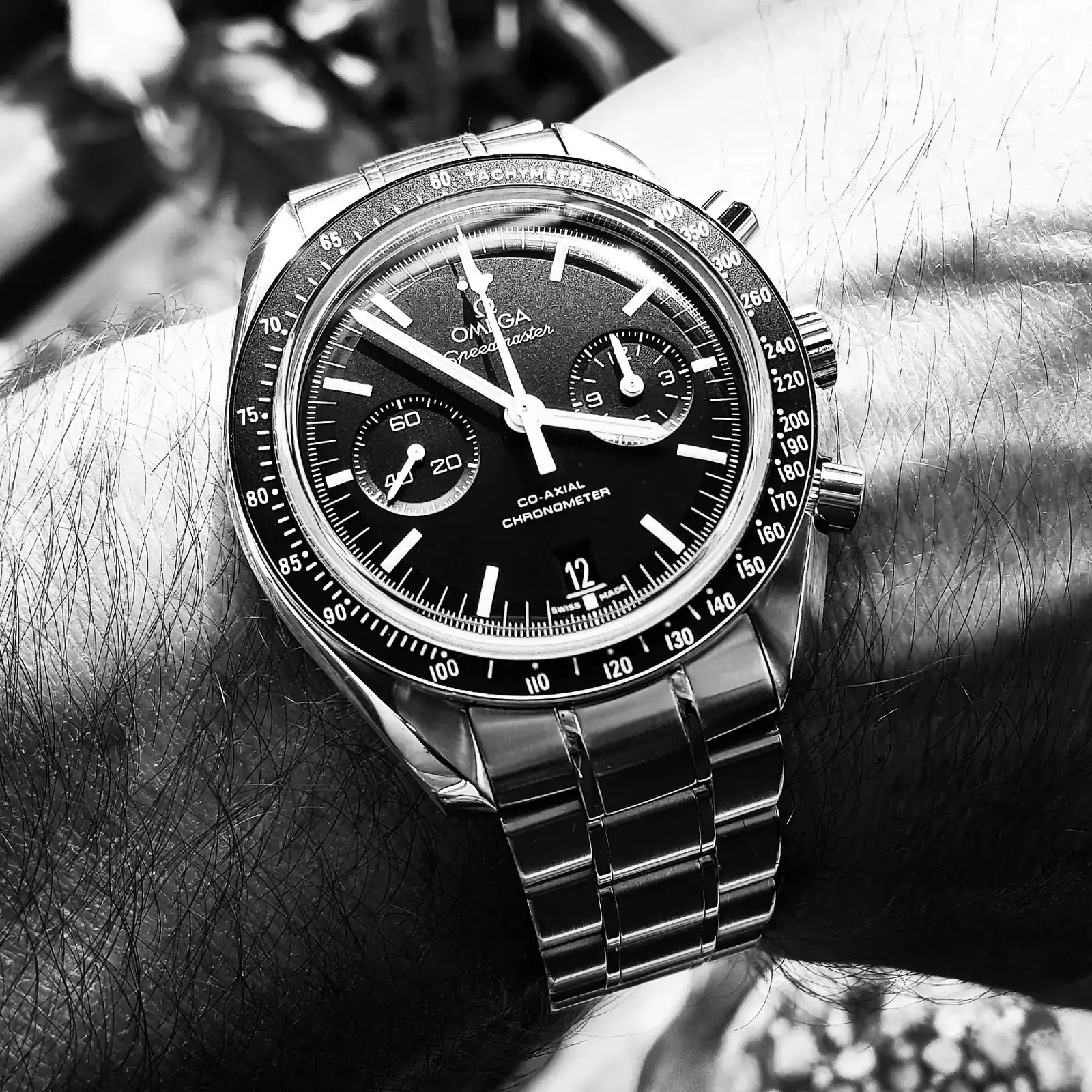 Omega Speedmaster Moonwatch Co-Axial Chronograph 44.25 mm Cal. 9300 ) (2).webp