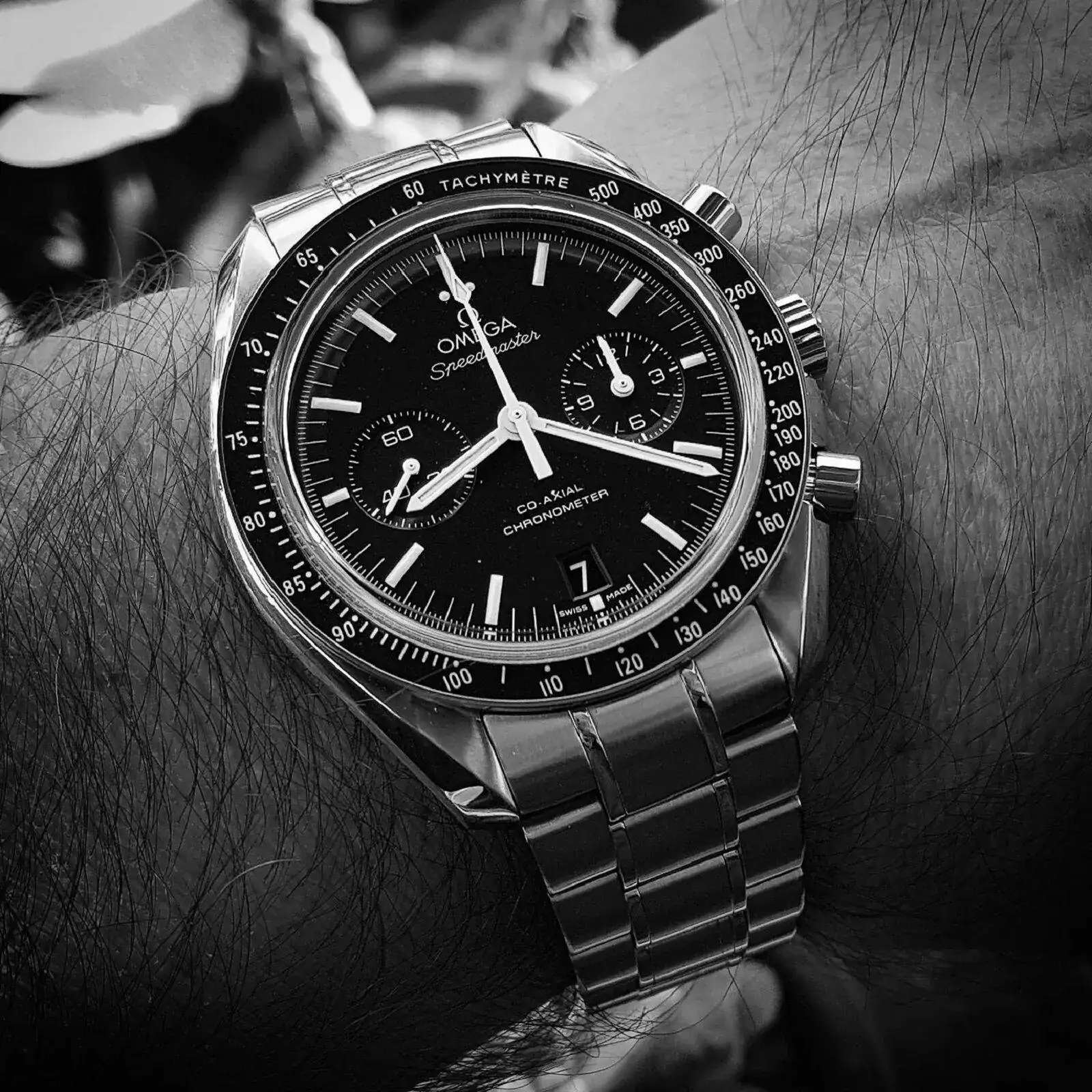 Omega Speedmaster Moonwatch Co-Axial Chronograph 44.25 mm Cal. 9300 (B&W)(1).webp