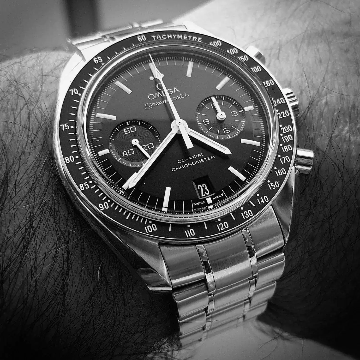 Omega Speedmaster Moonwatch Co-Axial Chronograph 44.25 mm Cal. 9300 (B&W) (1).webp