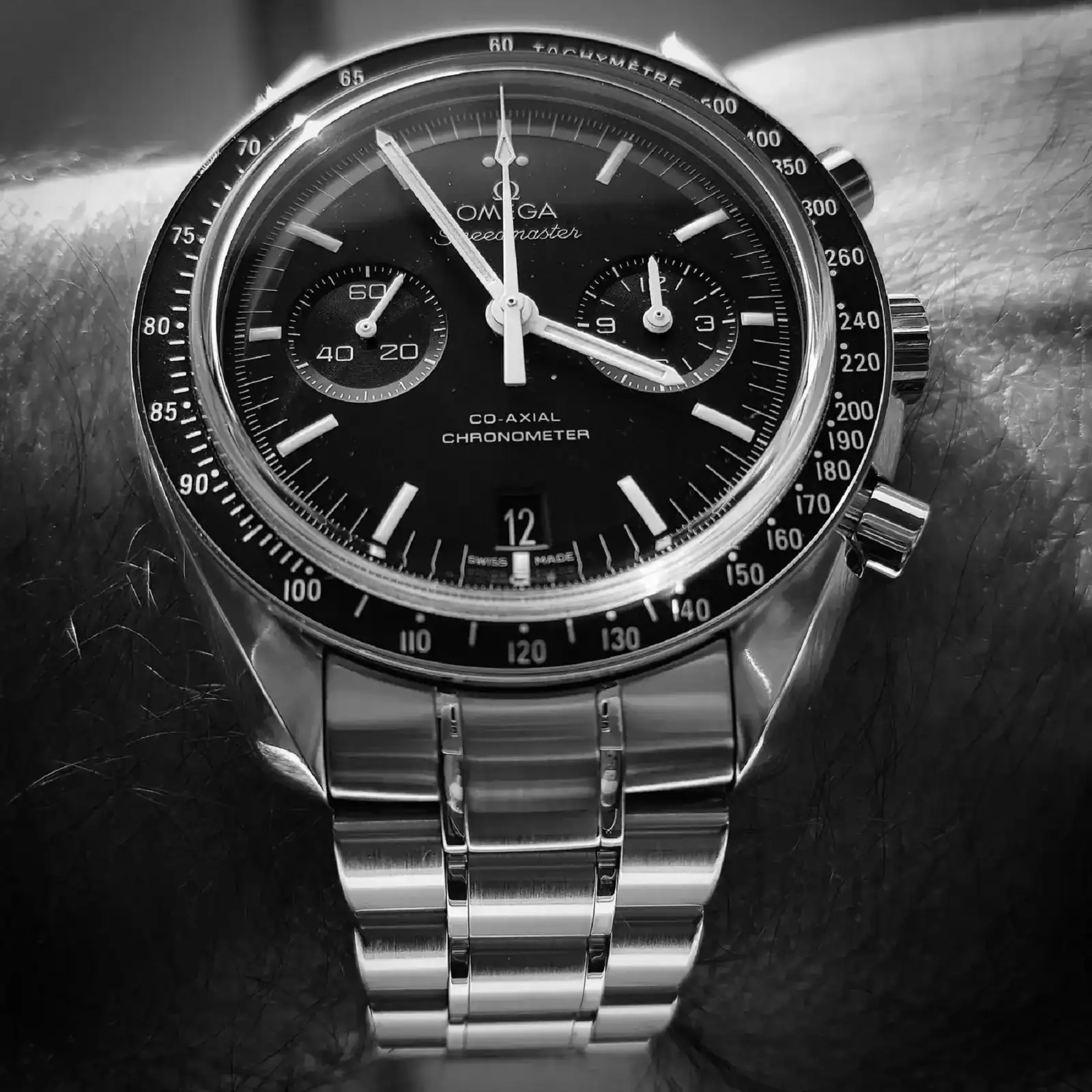 Omega Speedmaster Moonwatch Co-Axial Chronograph 44.25 mm Cal. 9300 ) B&W.webp