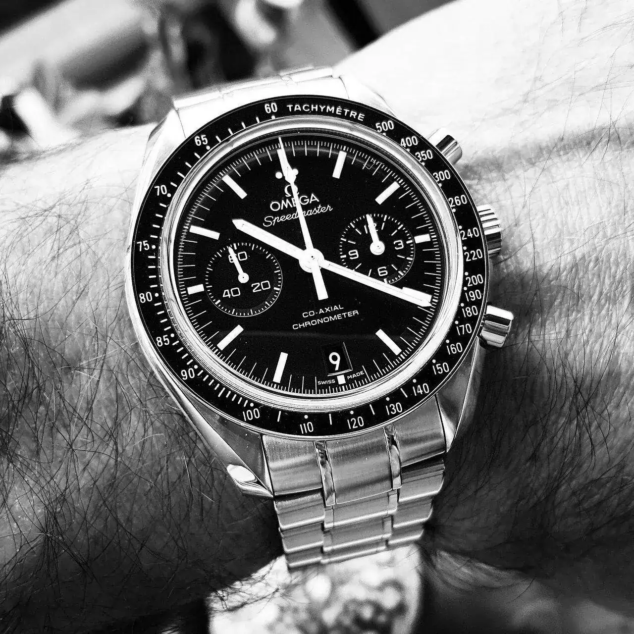 Omega Speedmaster Moonwatch Co-Axial Chronograph 44.25 mm Cal. 9300 (ByN) (1).webp