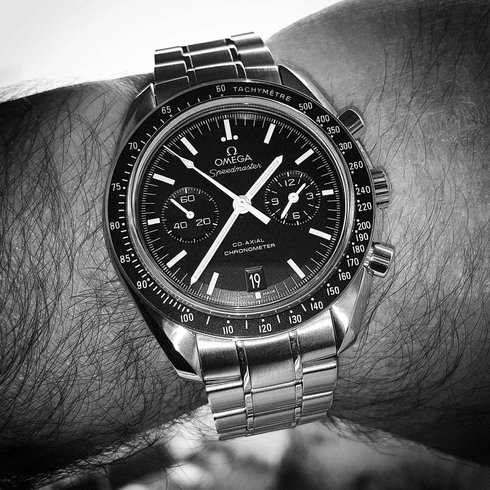 Omega Speedmaster Moonwatch Co-Axial Chronograph 44.25 mm Cal. 9300 (ByN) (2).webp