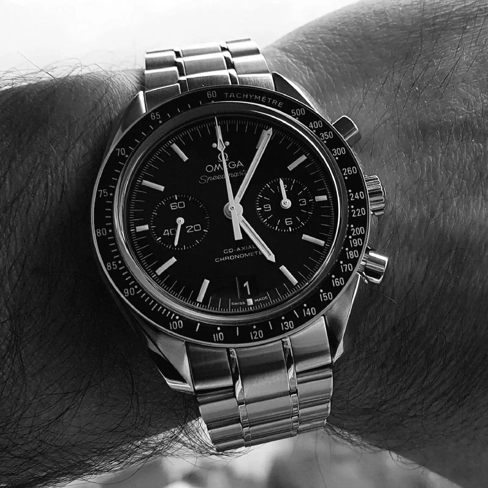 Omega Speedmaster Moonwatch Co-Axial Chronograph 44.25 mm Cal. 9300 (ByN).webp