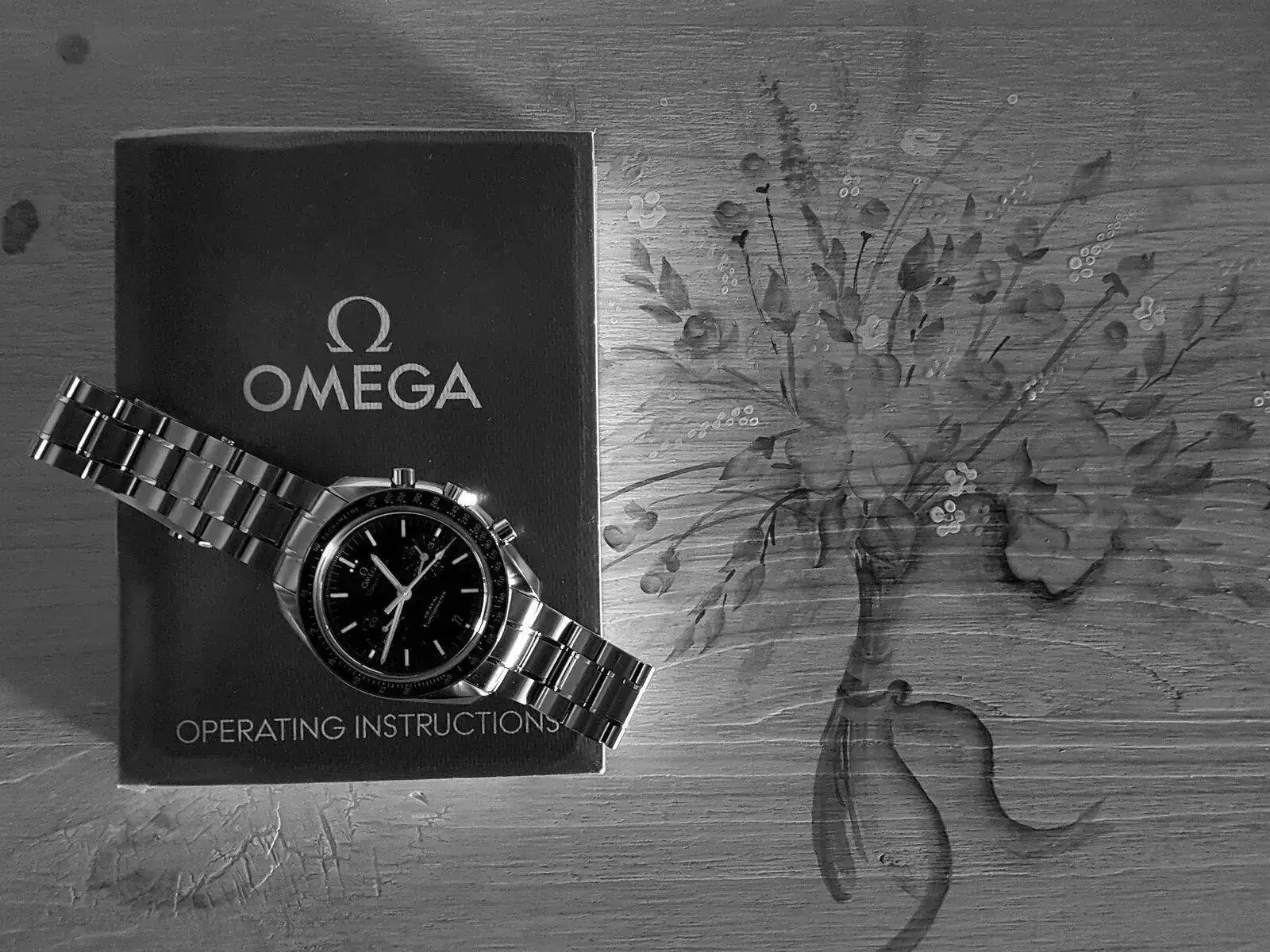 Omega Speedmaster Moonwatch Co-Axial Chronograph 44.25 mm Cal. 9300 (ByN).webp