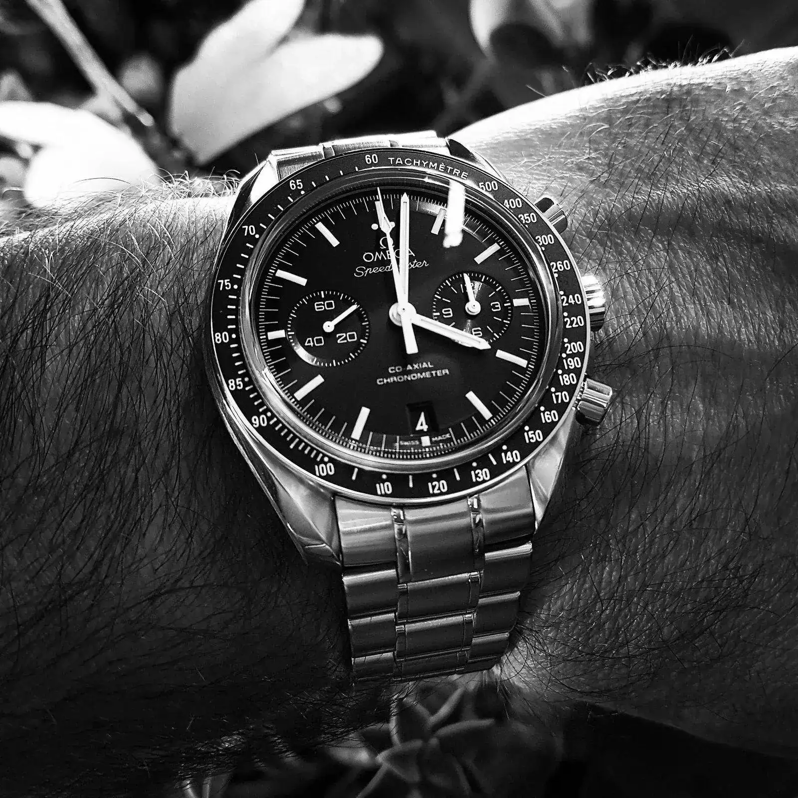 Omega Speedmaster Moonwatch Co-Axial Chronograph 44.25 mm Cal. 9300 (ByN).webp
