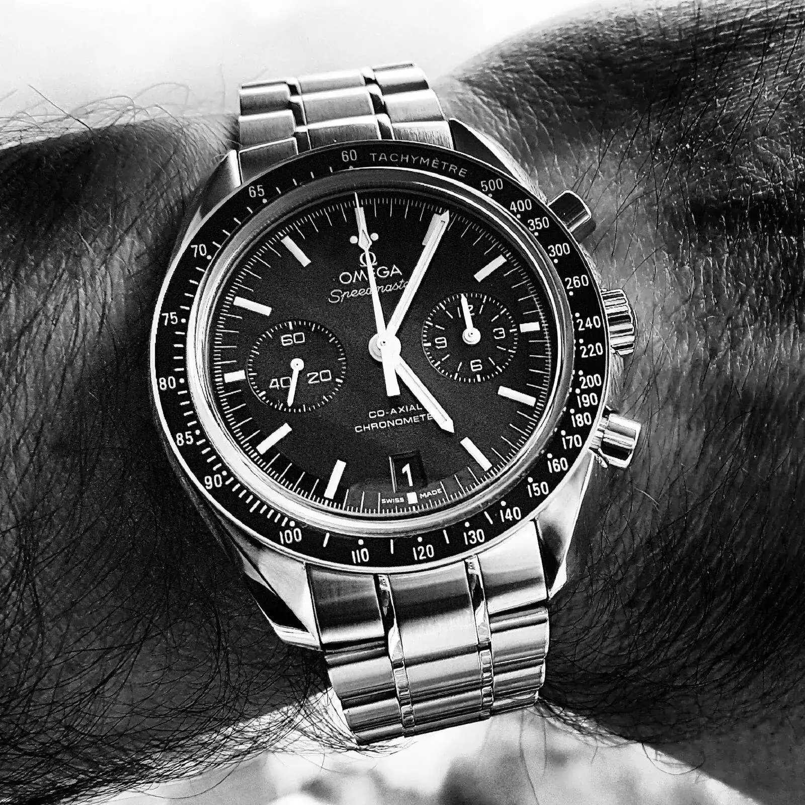 Omega Speedmaster Moonwatch Co-Axial Chronograph 44.25 mm Cal. 9300 (ByN).webp