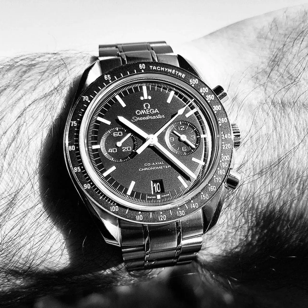 Omega Speedmaster Moonwatch Co-Axial Chronograph 44.25 mm Cal. 9300 (ByN).webp