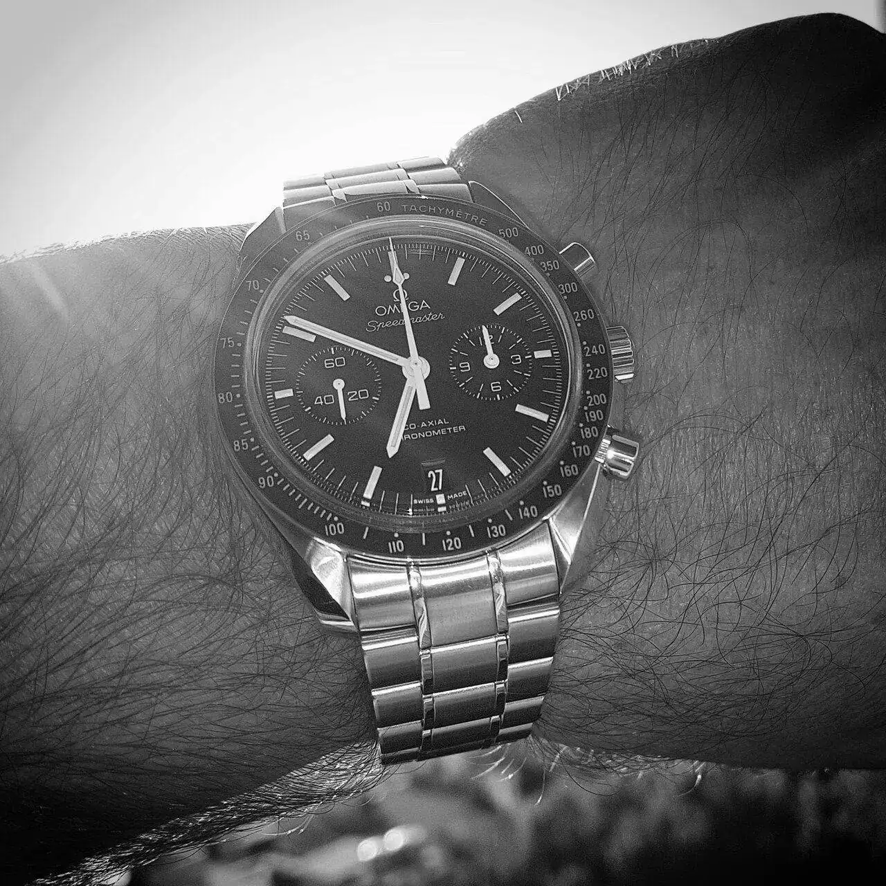 Omega Speedmaster Moonwatch Co-Axial Chronograph 44.25 mm Cal. 9300 (ByN).webp