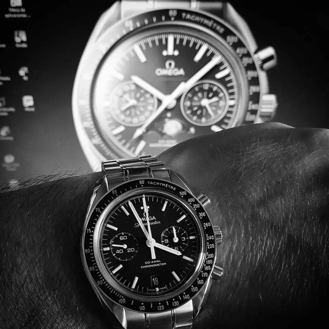 Omega Speedmaster Moonwatch Co-Axial Chronograph 44.25 mm Cal. 9300 (ByN).webp