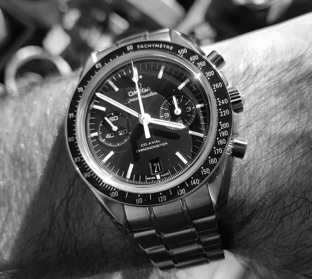 Omega Speedmaster Moonwatch Co-Axial Chronograph 44.25 mm Cal. 9300 (ByN).webp