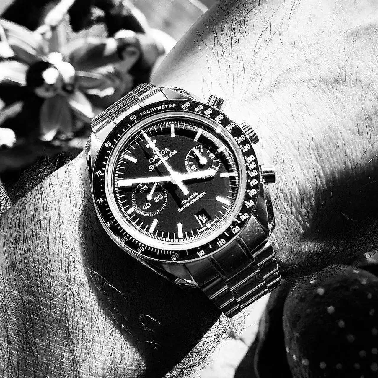 Omega Speedmaster Moonwatch Co-Axial Chronograph 44.25 mm Cal. 9300 (ByN).webp
