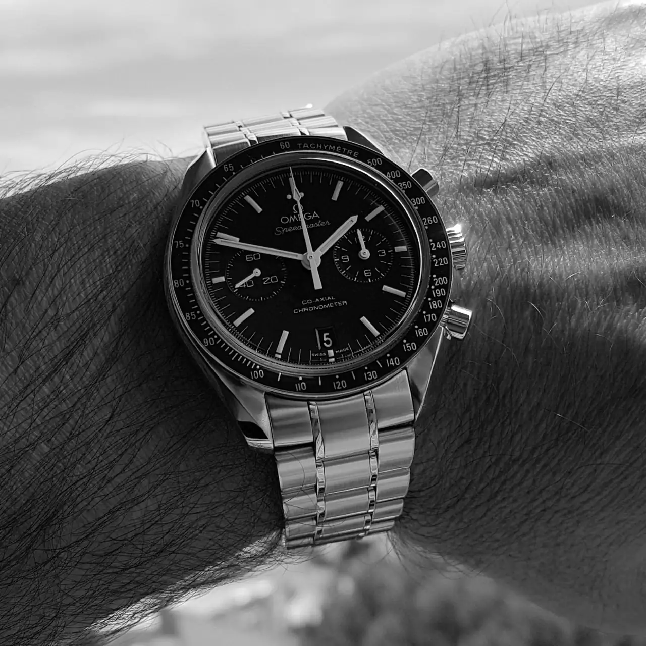 Omega Speedmaster Moonwatch Co-Axial Chronograph 44.25 mm Cal. 9300 (ByN).webp