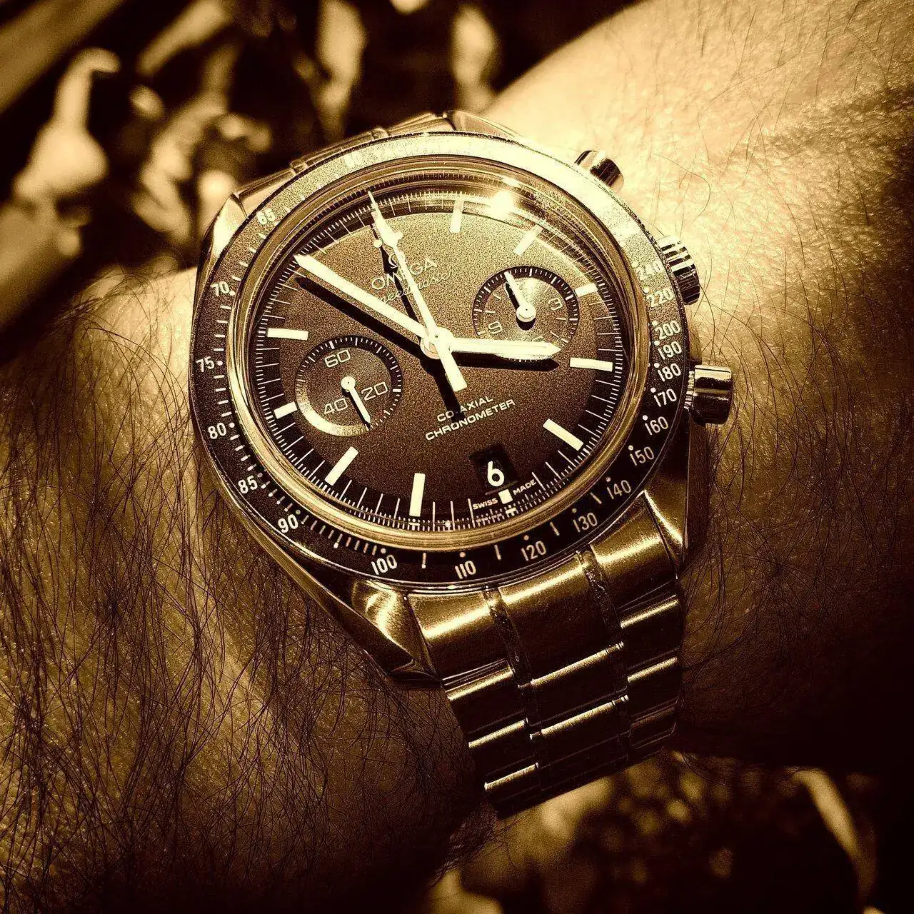 Omega Speedmaster Moonwatch Co-Axial Chronograph 44.25 mm Cal. 9300 (Sepia).webp