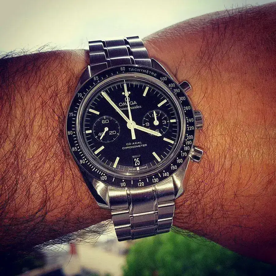 Omega Speedmaster Moonwatch Co-Axial Chronograph 44.25 mm Cal. 9300.jpg