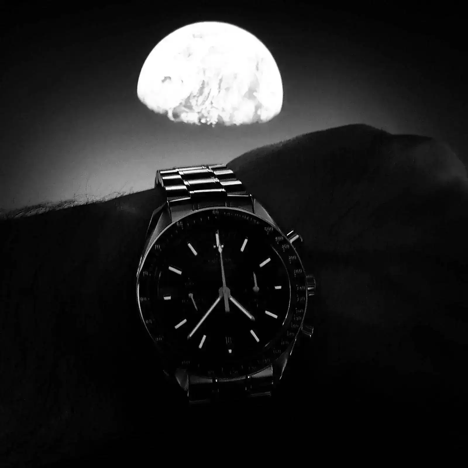 Omega Speedmaster Moonwatch Co-Axial Chronograph 44.25 mm Cal. 9300.webp