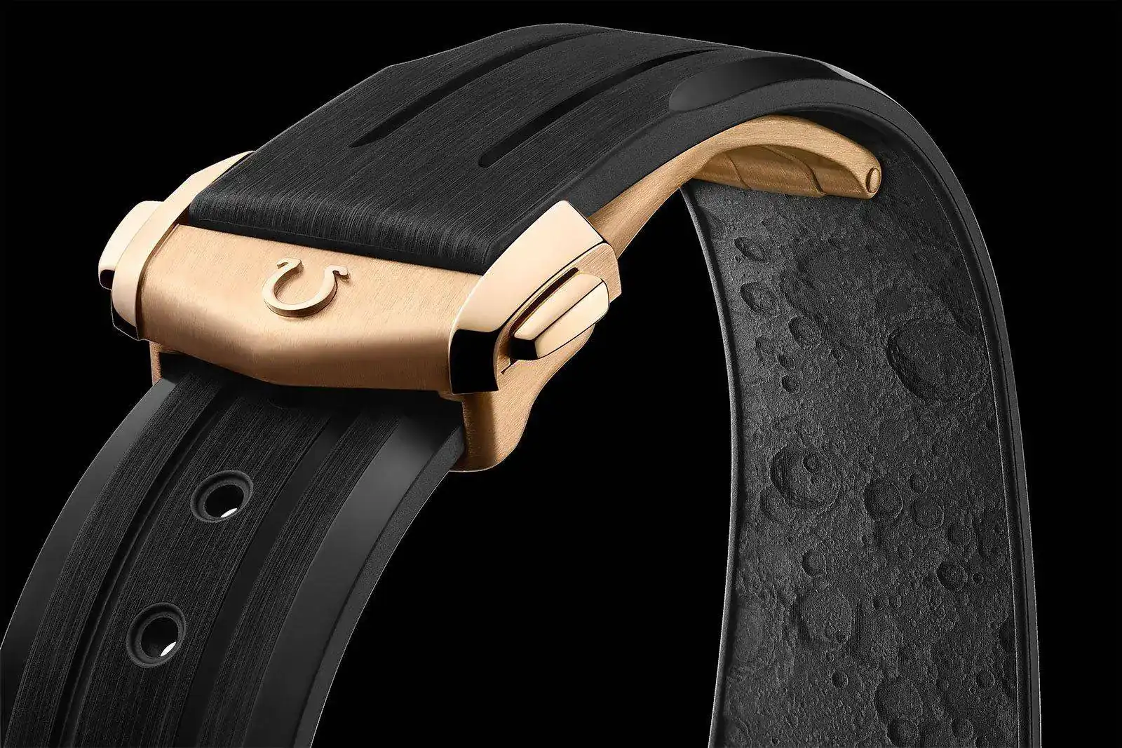 Omega-Speedmaster-Moonwatch-Moonshine-strap.webp