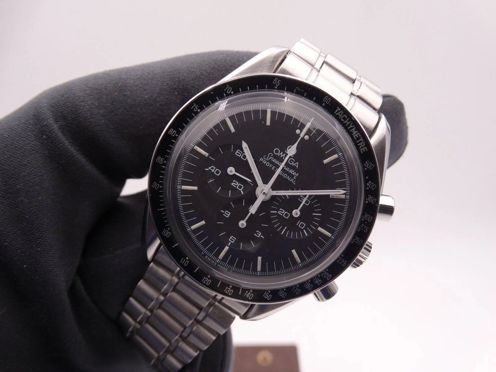 Omega Speedmaster Moonwatch Professional Tritium 00244.JPG