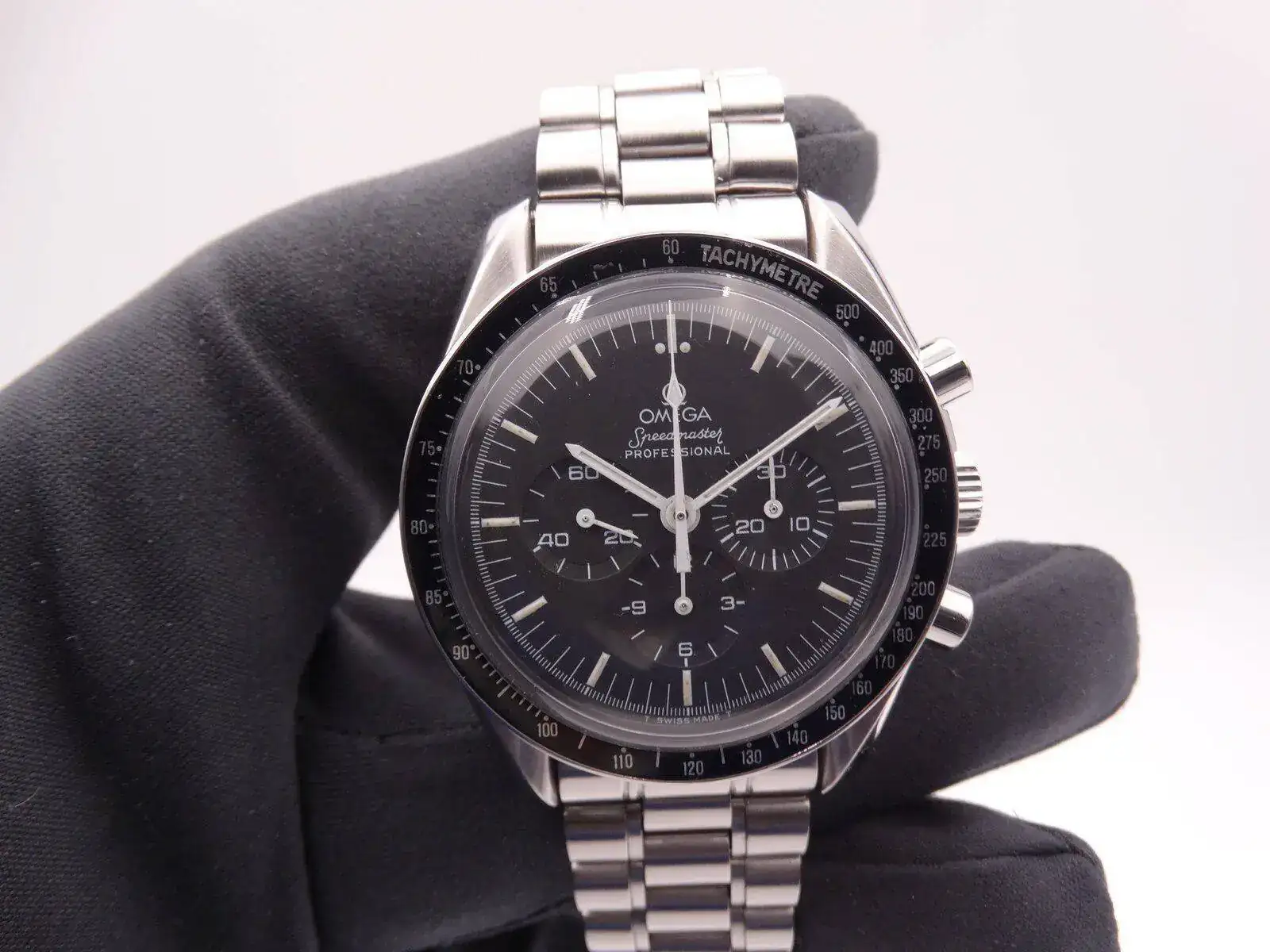 Omega Speedmaster Moonwatch Professional Tritium 00245.JPG