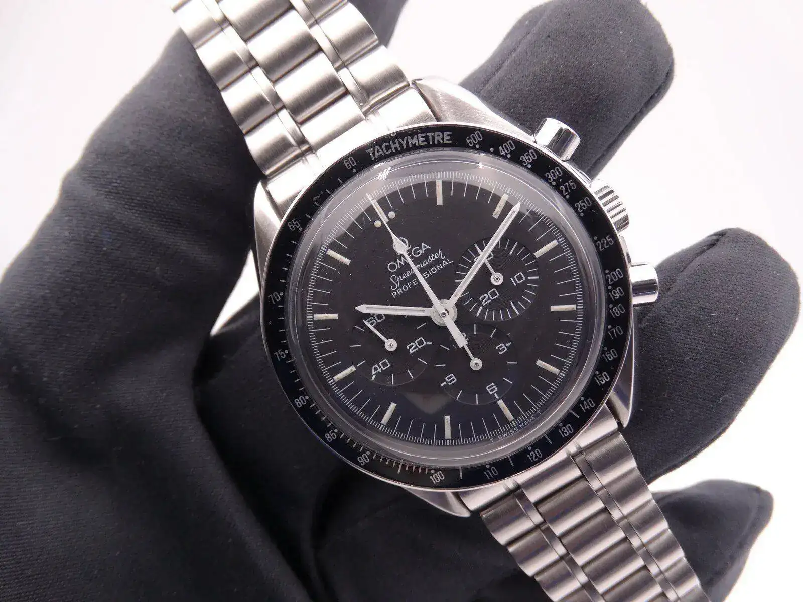 Omega Speedmaster Moonwatch Professional Tritium 00257.JPG