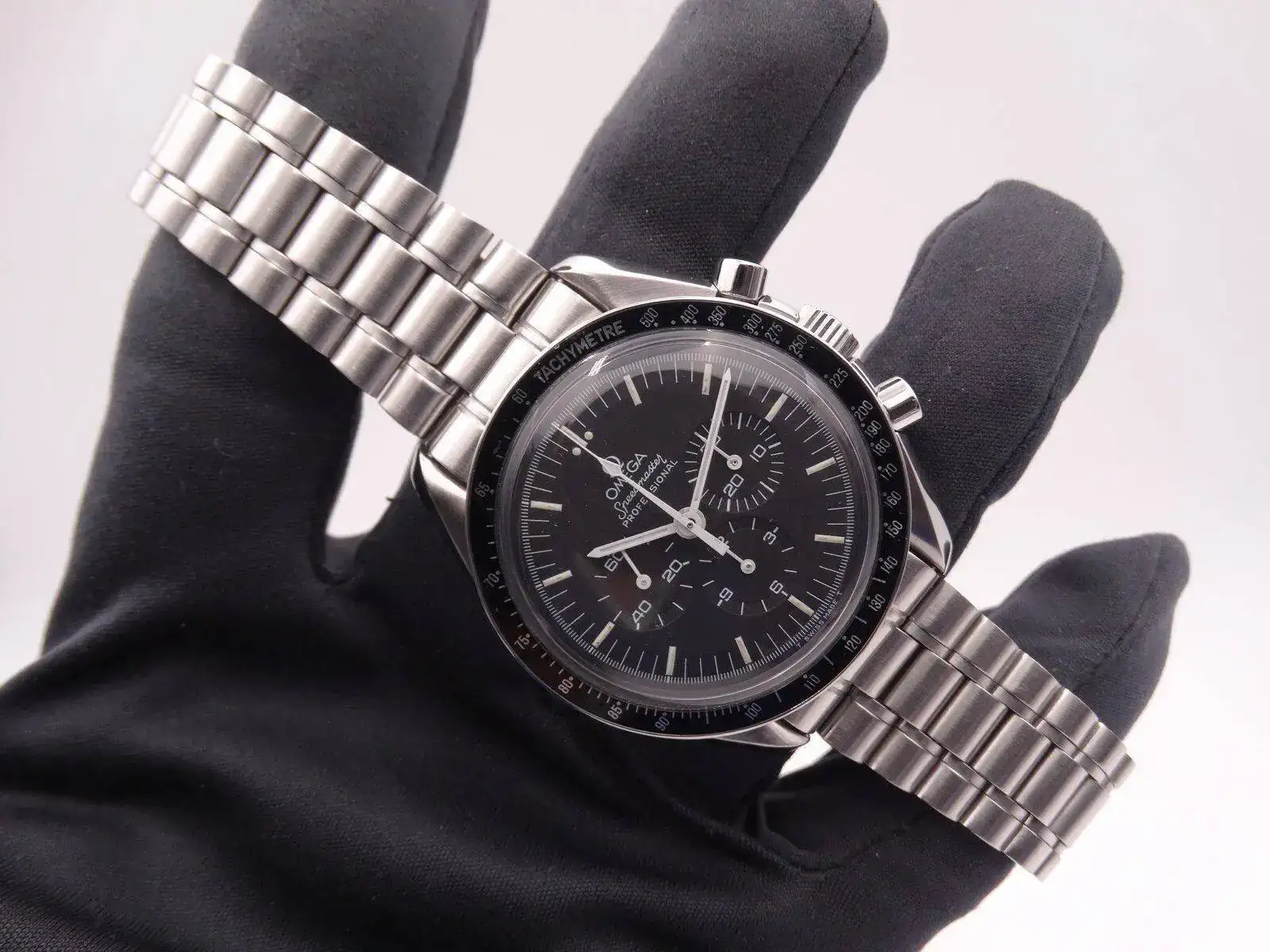 Omega Speedmaster Moonwatch Professional Tritium 00258.JPG