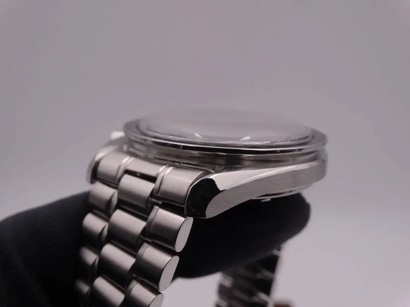 Omega Speedmaster Moonwatch Professional Tritium 00262.JPG