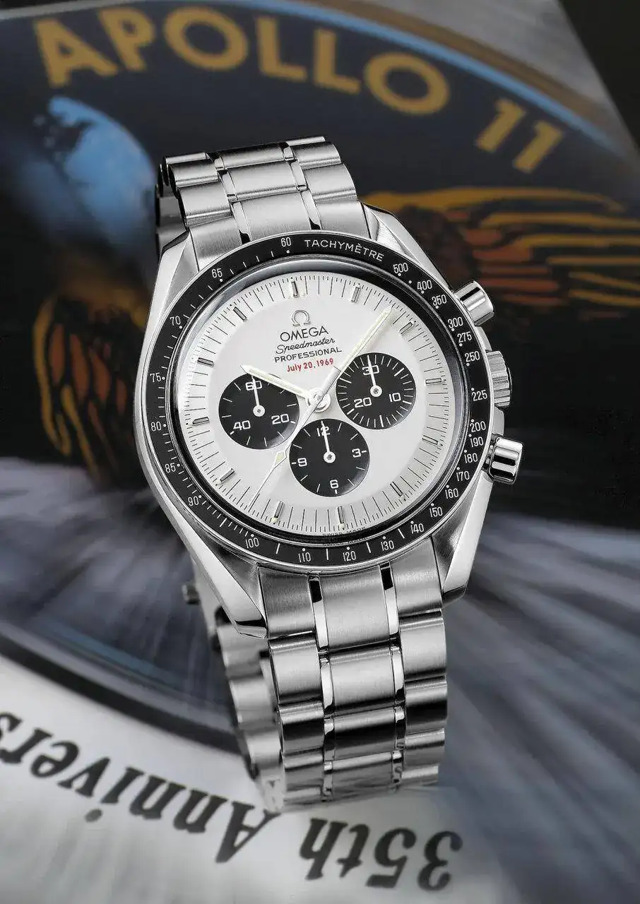Omega-Speedmaster-Professional-Apollo-XI-35th-Anniversary-35693100.highres-940x1329.webp