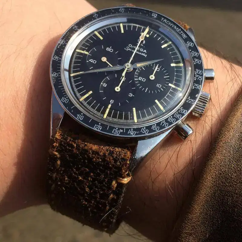omega-speedmaster-professional-calibre-321-wristshot.webp