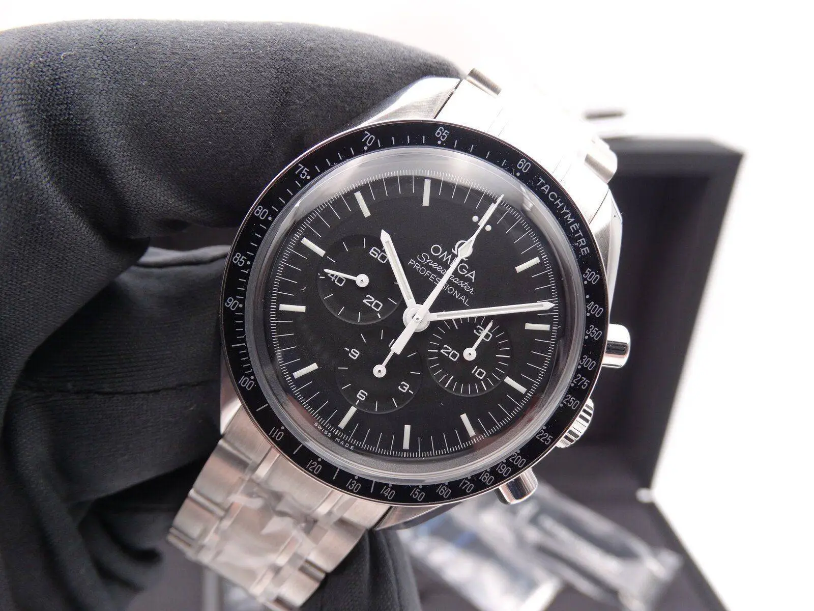 Omega Speedmaster Professional Moonwatch Hesalite 03049.webp