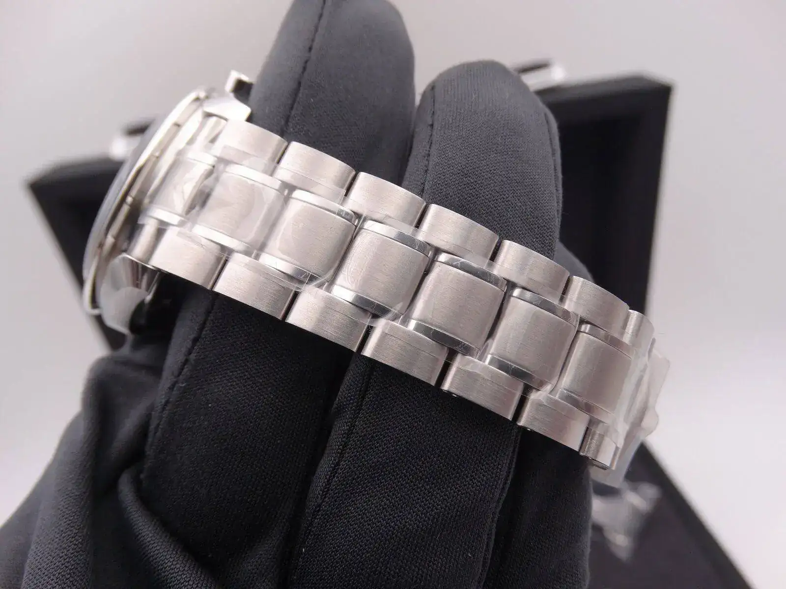Omega Speedmaster Professional Moonwatch Hesalite 03053.webp