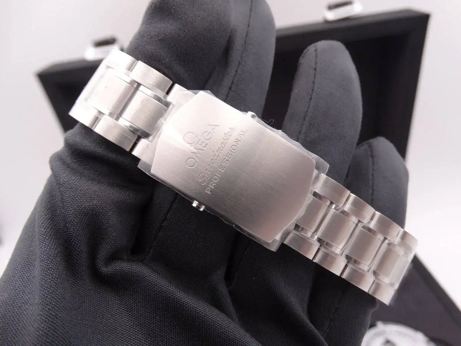 Omega Speedmaster Professional Moonwatch Hesalite 03055.webp